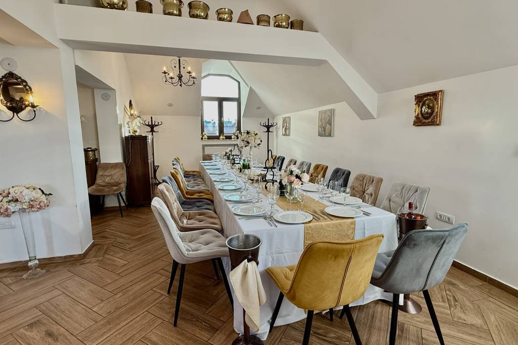 Hanu' Sărărie - Salon Belleview 2