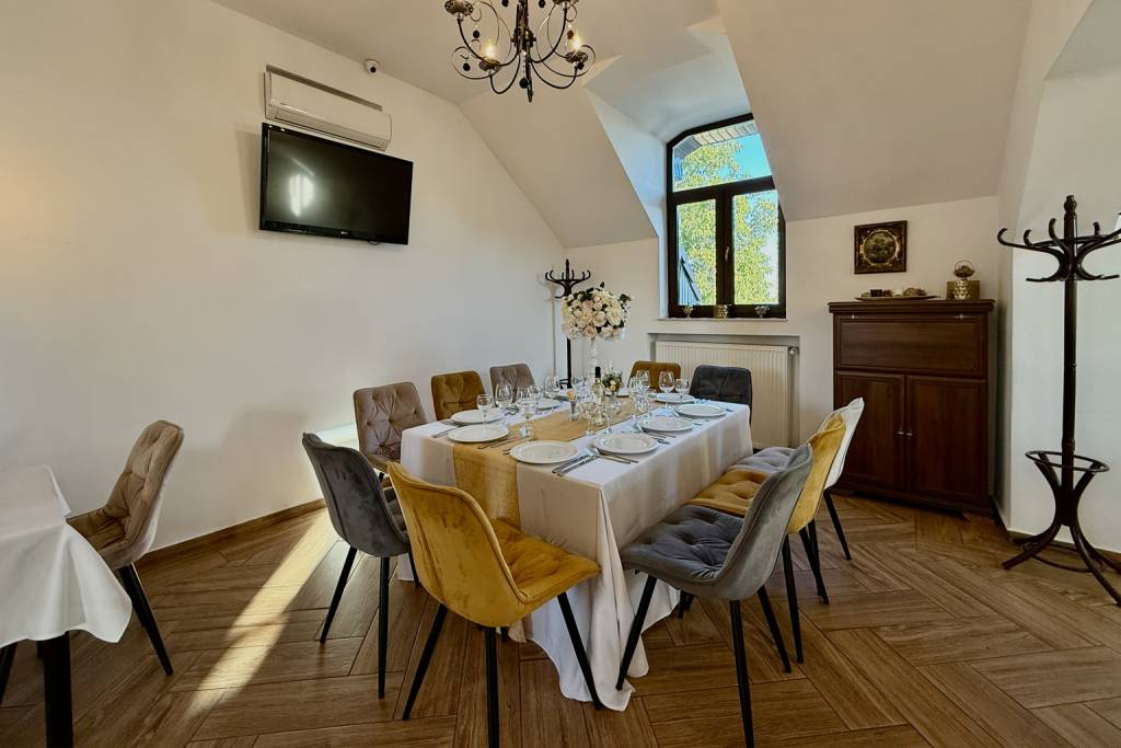 Hanu' Sărărie - Salon Belleview 5